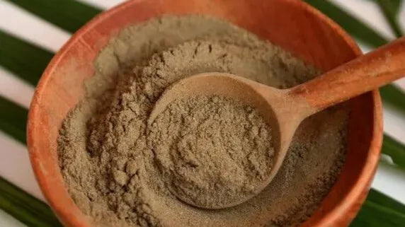 5 ways to use Bhringraj Powder for Hair Growth